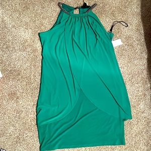 Gorgeous green cocktail dress!